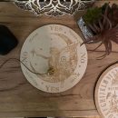 Qujia Board Pendelboard aus Birkenholz &Oslash; 20 cm mit Ja &amp; Nein. Motiv: bezaubernde Fee auf dem Mond. Witchboard Hexen Wicca Pendel Holz Brett Esoterik
